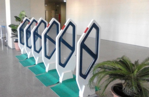 河南科技學(xué)院圖書館使用實景